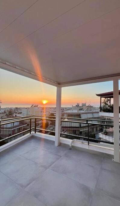 Luxury Penthouse W/ Sea View Apartment *